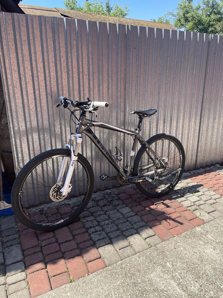Велосипед Cube Acid L. 27,5 Deore XT. ROCK SHOX 32