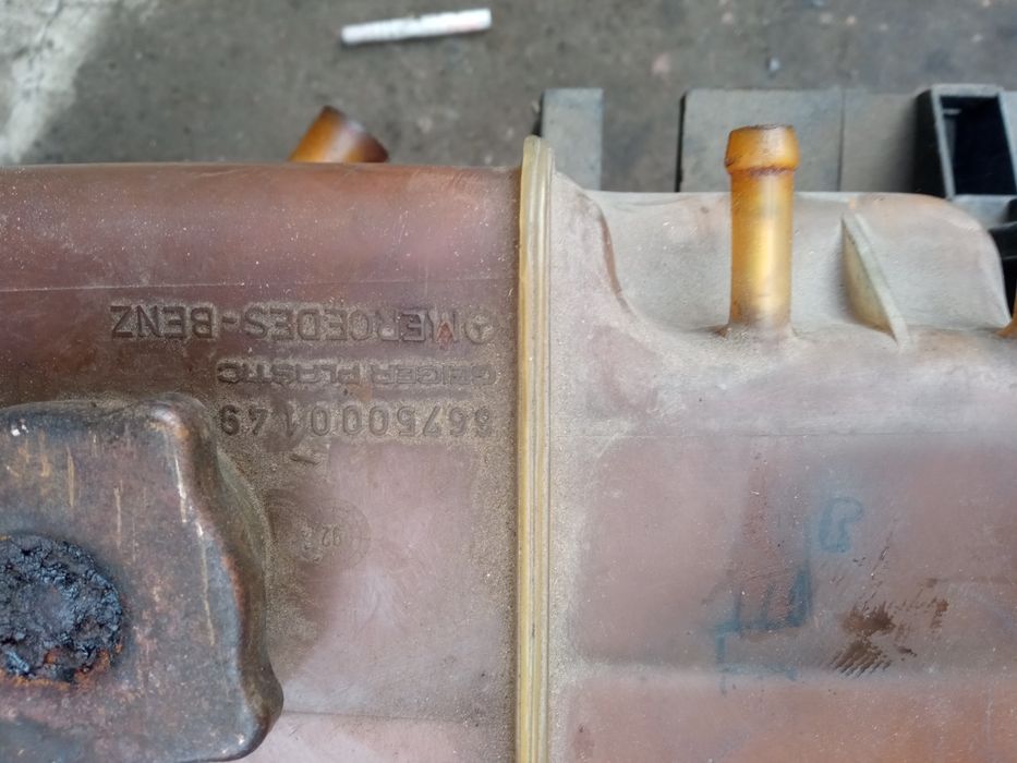 Бачок расширительный Mercedes REX, Vario 609 611 614 709 711 714 809