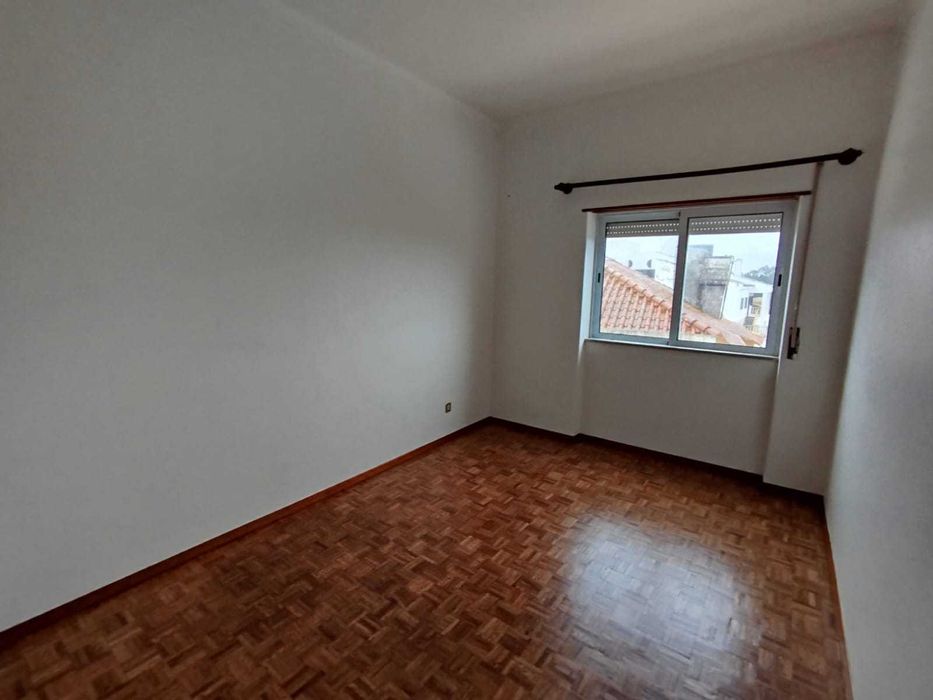 Arrenda-se apartamento T3, a 5 mins das Caldas da Rainha