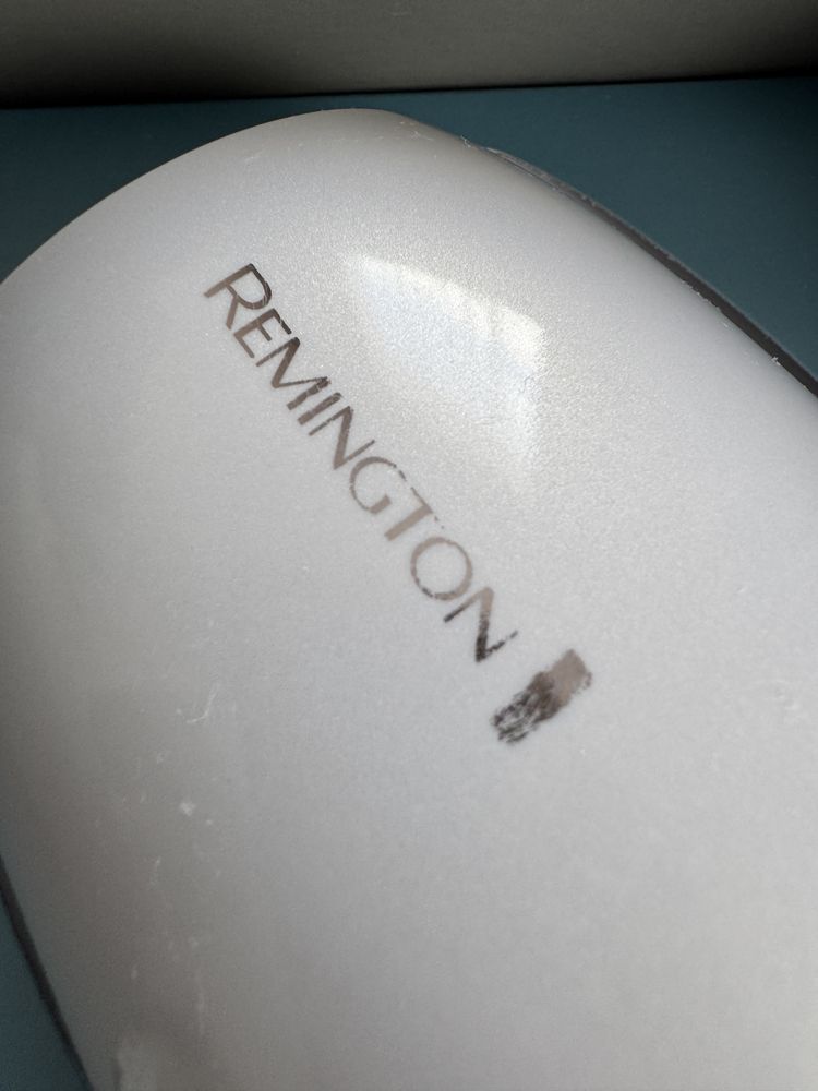 Suszarka do włosów Remington HydraLuxe Pro na gwarancji m