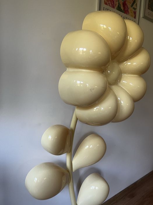 Figurka kwiata, 135 cm