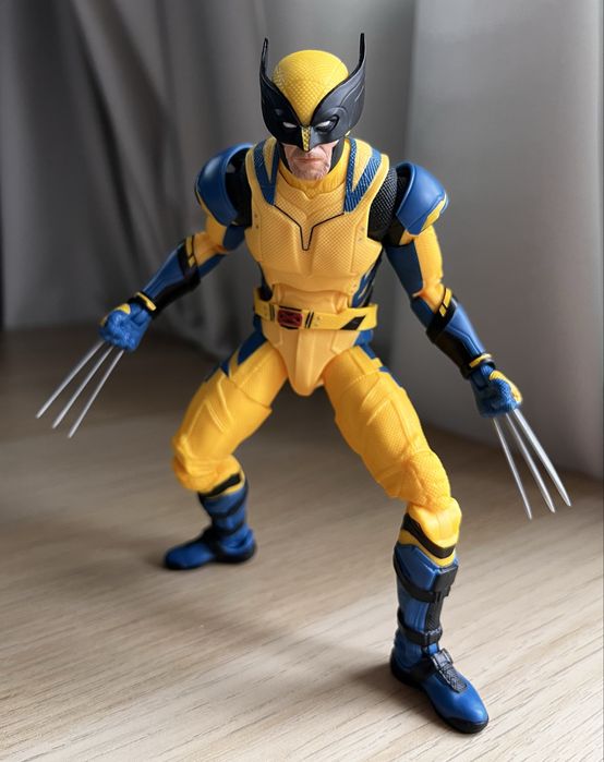 Marvel Legends Wolverine + Manipple Studio