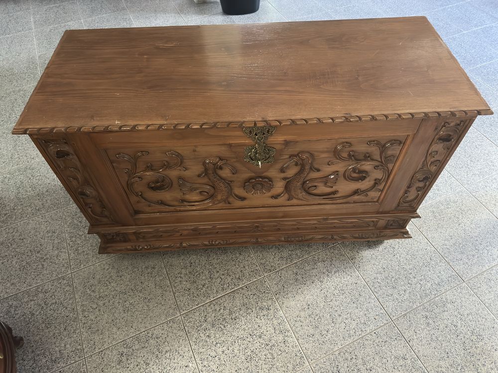 Arca de madeira classica