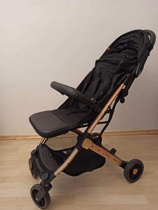 Wózek spacerowy/samolotowy | Momi Estelle | czarny