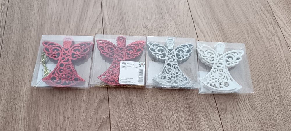 Nowe zawieszki na choinkę aniołki 

Stylowe bombki


Bombki na choinkę