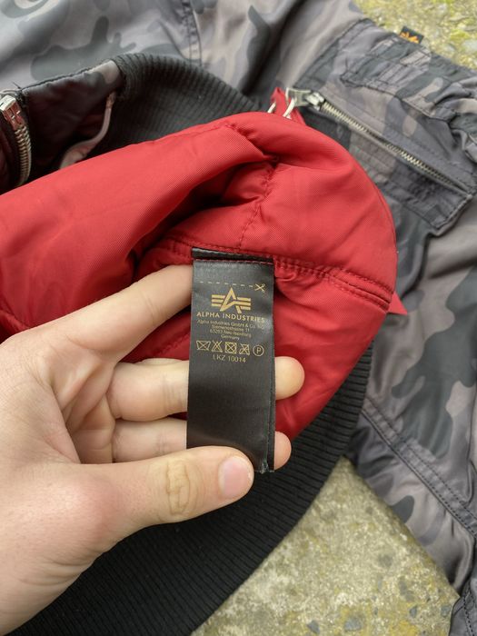 Bomber Alpha Industries з патчем і стрічкою