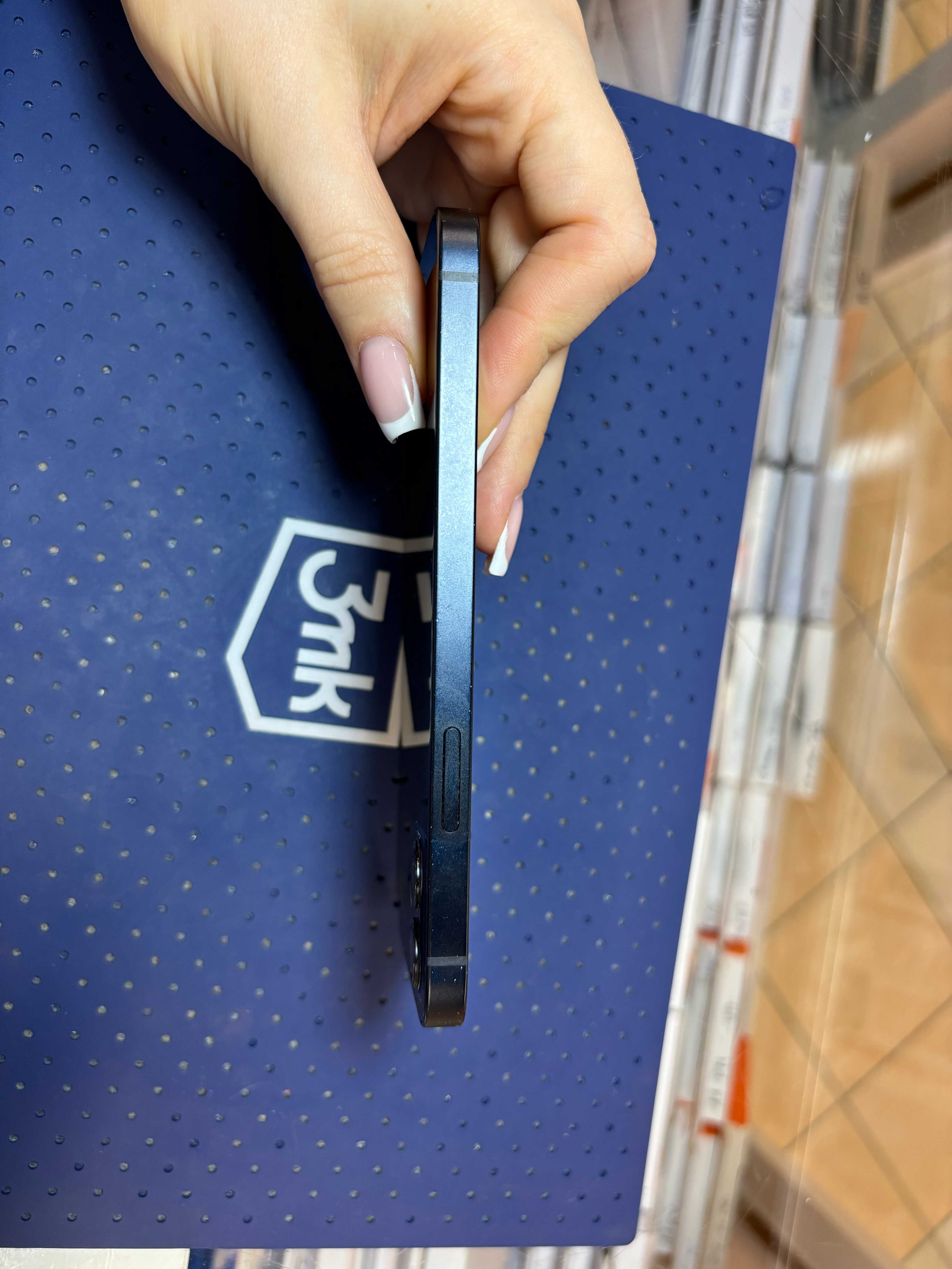 Apple iPhone 12, czarny, 64GB, używany