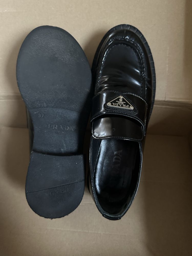 Loafers Prada como novos