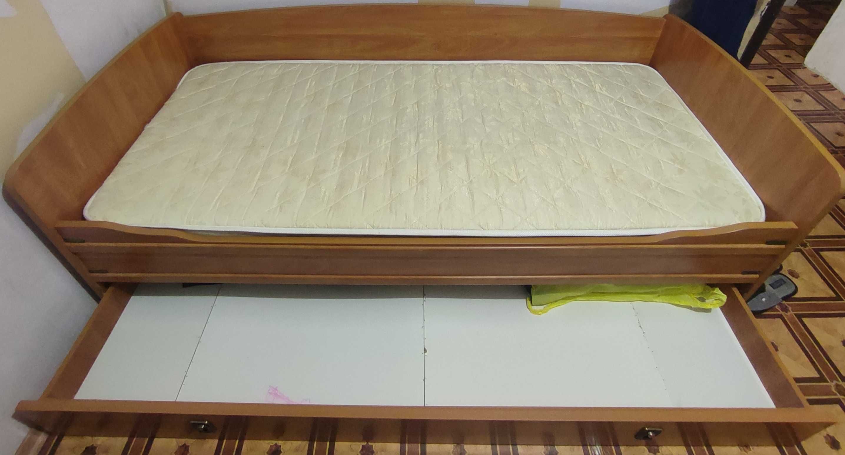Ліжко/Кровать односпальне з матрацом
