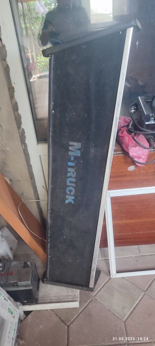 Продам обеденный столик Ман Вольво...