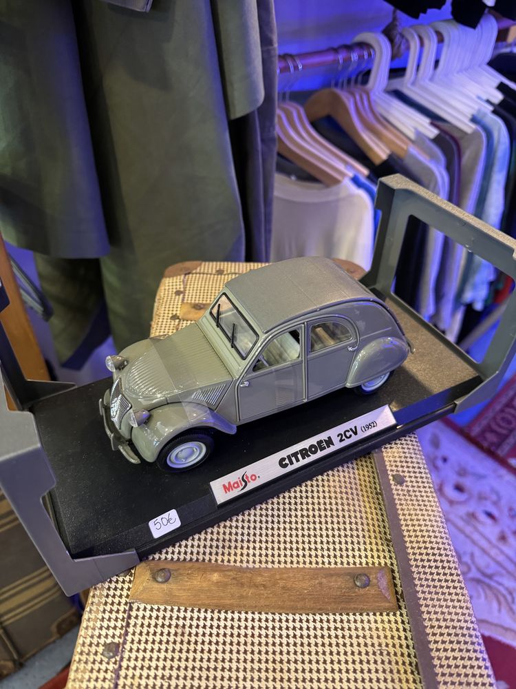 Miniatura Citroen 2CV