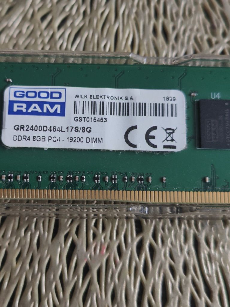 pamięć RAM DDR 4 , 8GB , 2400mhz , cl 17o 17