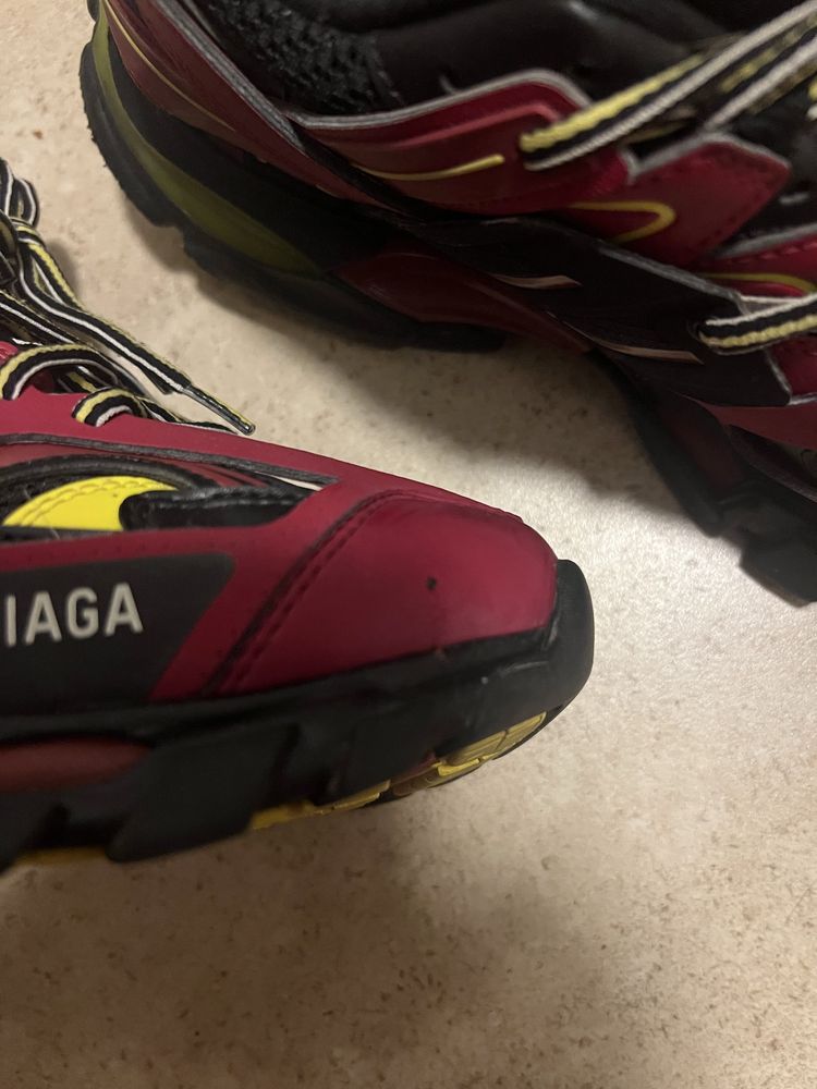 Balenciaga track 1