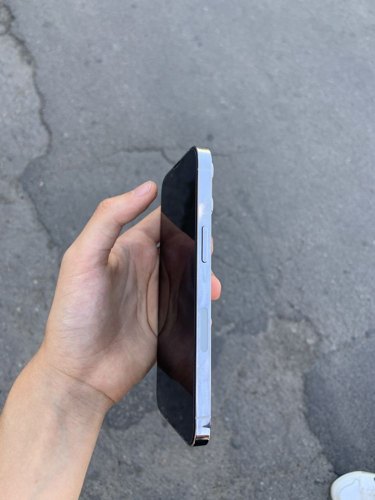 iPhone 13 Pro Max білий колір Знайшла телефон