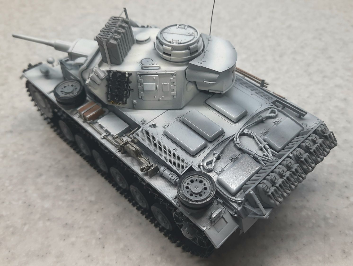 Модель танка Pz.Kpf.III Ausf.F масштаб 1:35