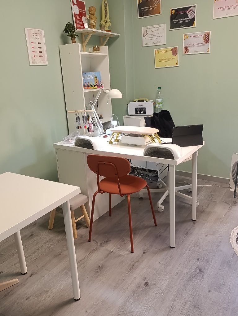 Mesa manicure para alugar