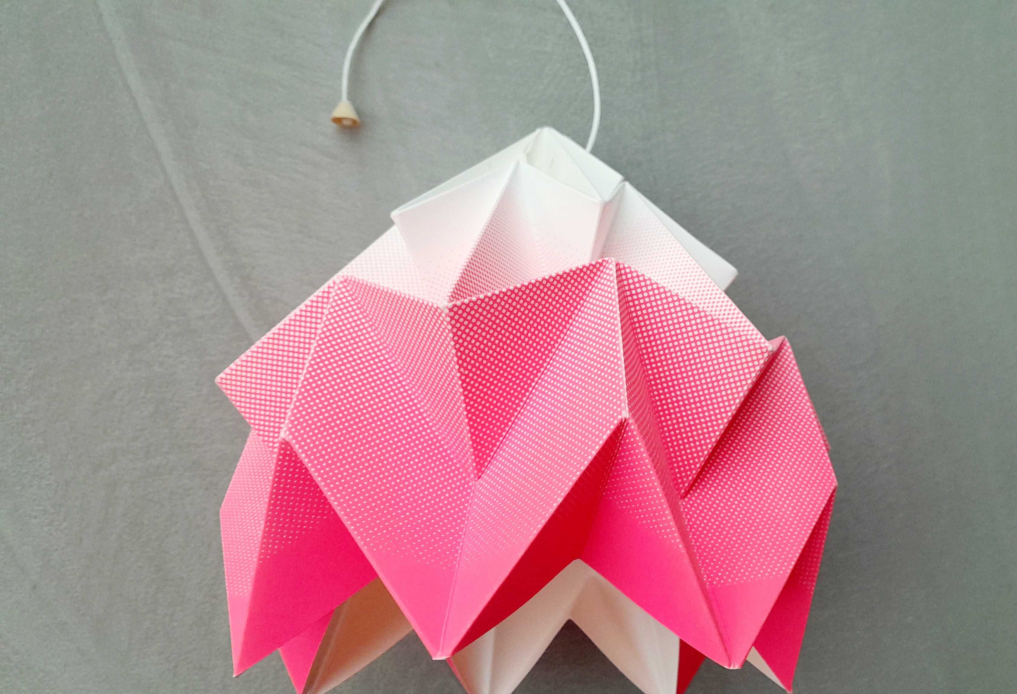 Lampa wisząca nowa Moth gradient różowa Snowpuppe za pół ceny