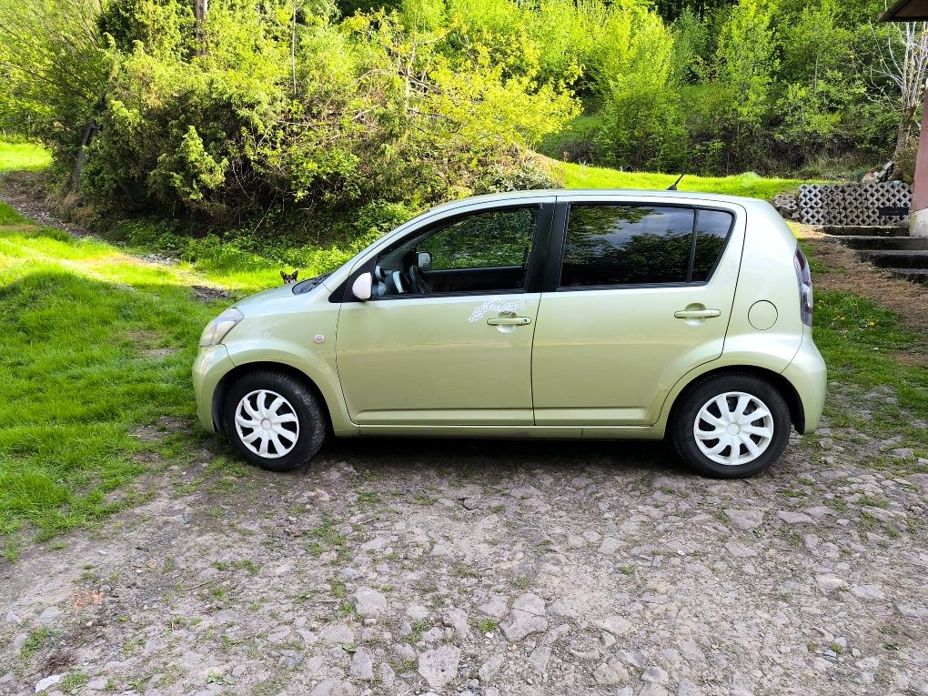 Daihatsu Sirion 1,3, automat, klima.