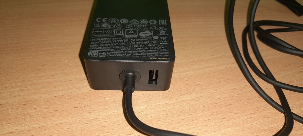 i7 6650u 8/256 Surface pro 4 1724