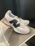 New Balance 327 rozmiar 42