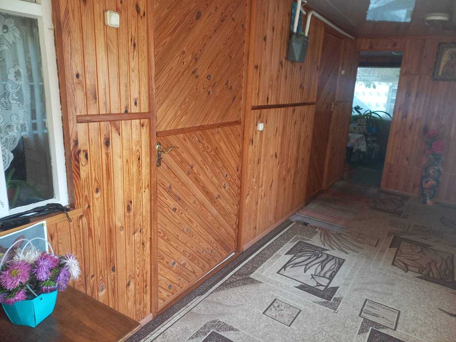 Продається приватний теплий,просторий будинок з присадибною ділянкою