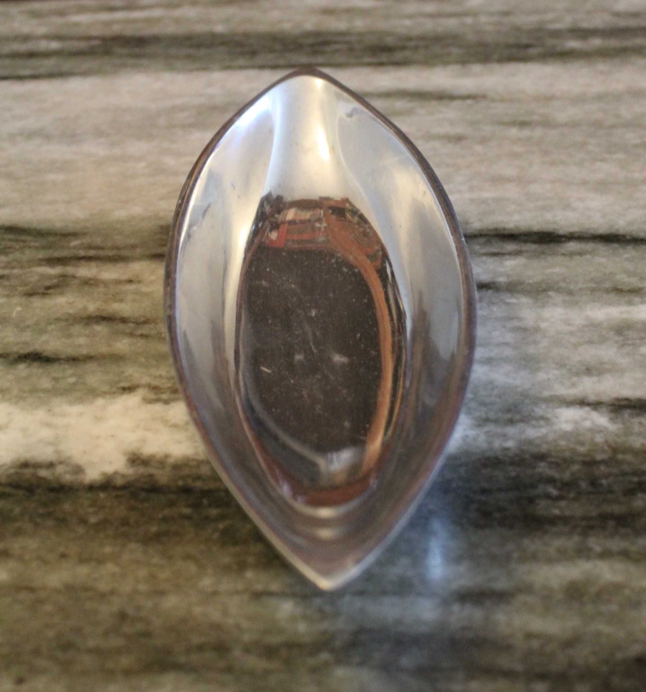 Travessa vintage oval, anos 60 feita de liga de metal, design elegante