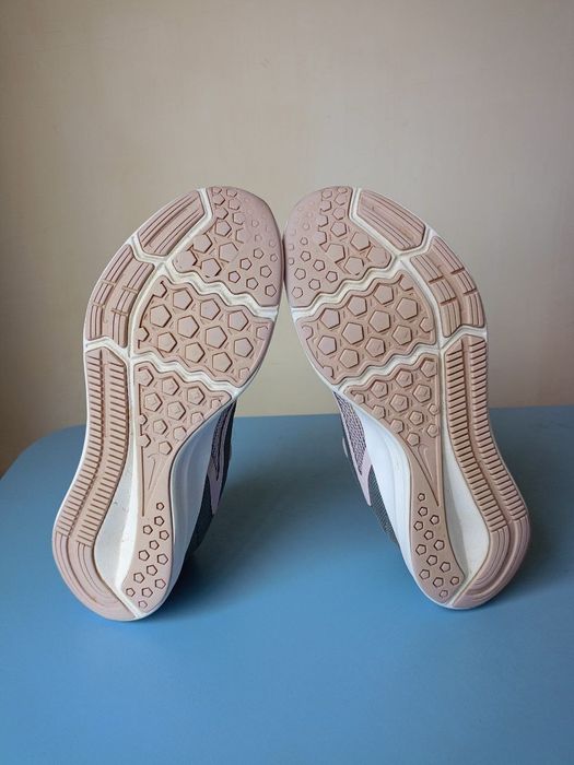 Кросовки Nike 35p мокасини хайтопи кросівки