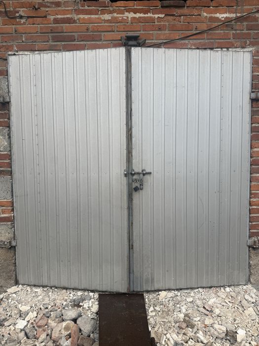 Drzwi / Wrota 255x245