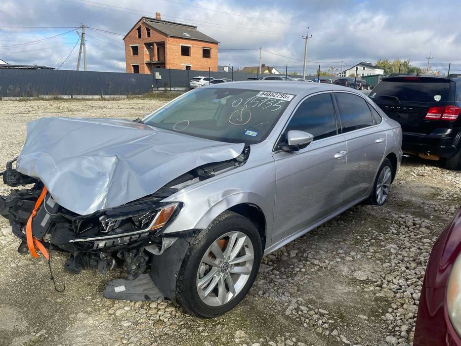 Продам 2020 VOLKSWAGEN PASSAT SE авто розмитнене 127т км пробігу