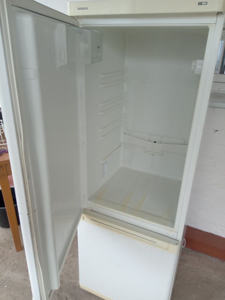 Холодильник Сіменс 150 см.