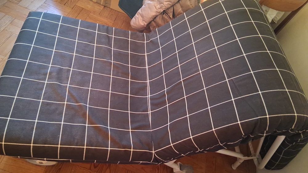 Sofá cama com rodinhas