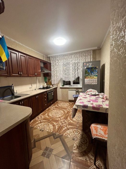 Здам 2 кімнати в трикімнатній квартирі Милославська,5 Троєщина