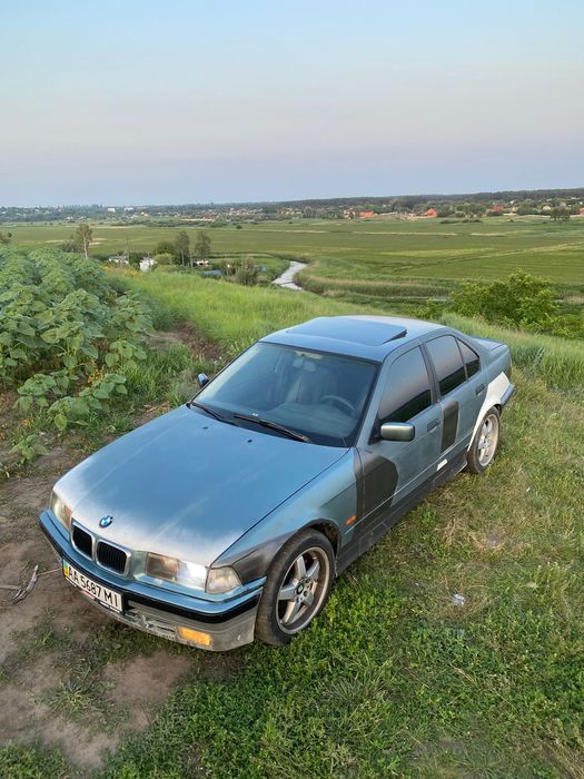 BMW E36 318i 1995 рік механіка газ/бензин