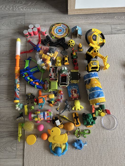 Іграшки коробка від 2 до 4 років