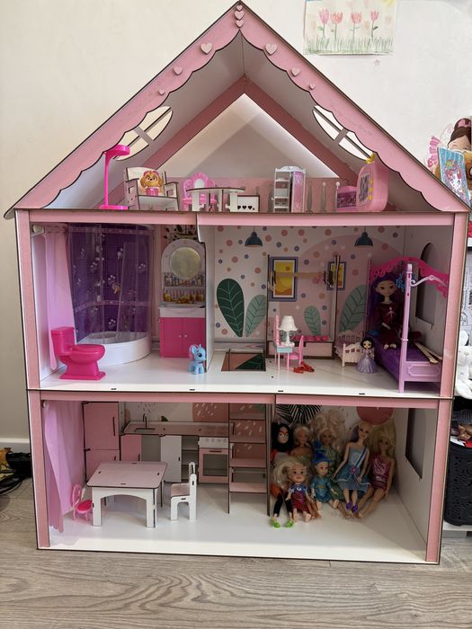 Продам дом для кукол барби