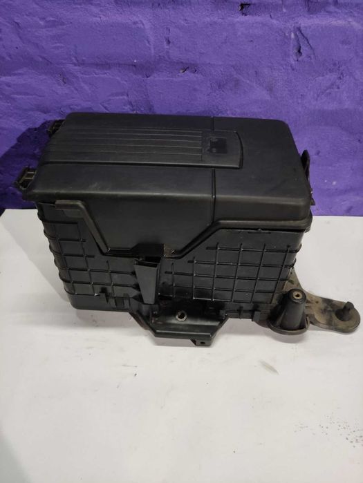 Поддон площадка аккумулятора кожух VW Passat B6