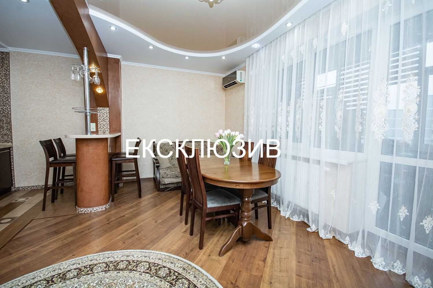 Без% Продам простору 2-к квартиру, Ревуцького 9, метро Харківська