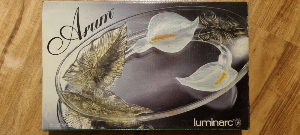 Patera szklana z motywem kwiatu kalii