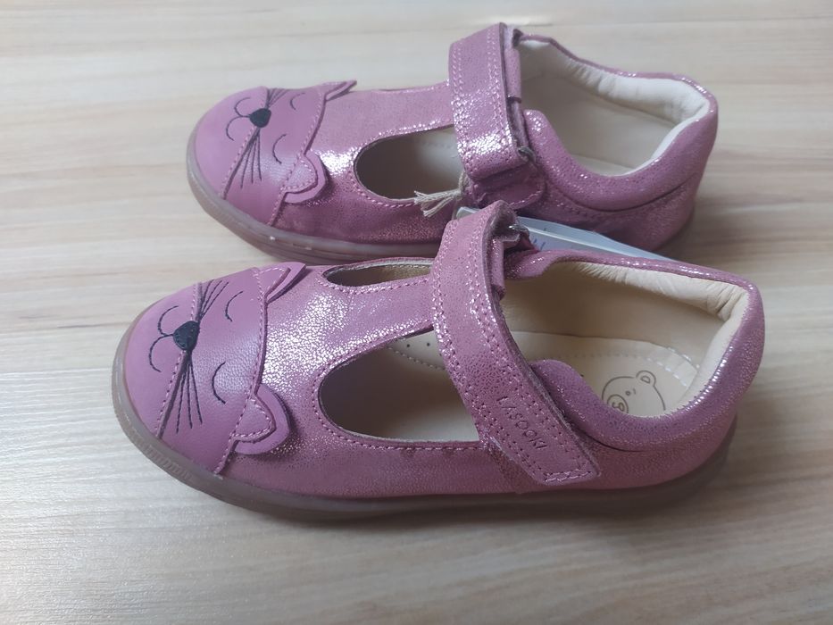 Nowe skórzane buty Lasocki Kids, słodkie baleriny dziewczęce rozm. 28