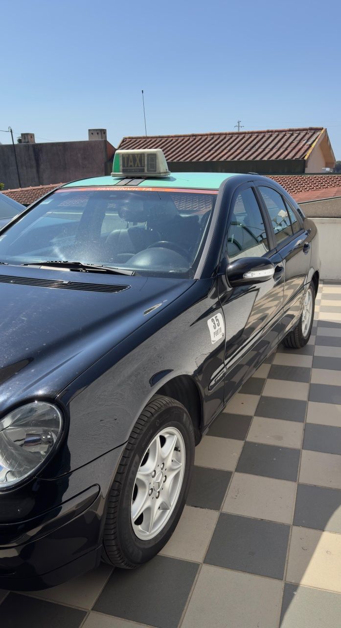 Vendo táxi no Porto