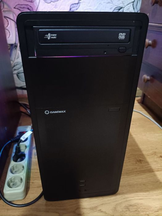Комп'ютер ігровий з відео картою 1060 на 3гб