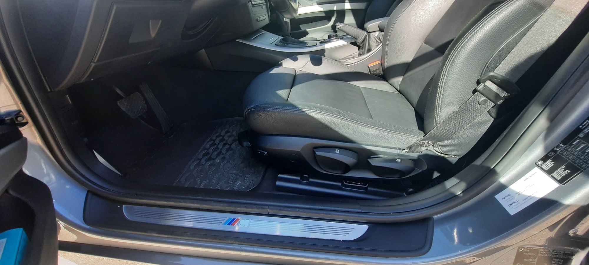 BMW 320d - AUTO - M-PACK
