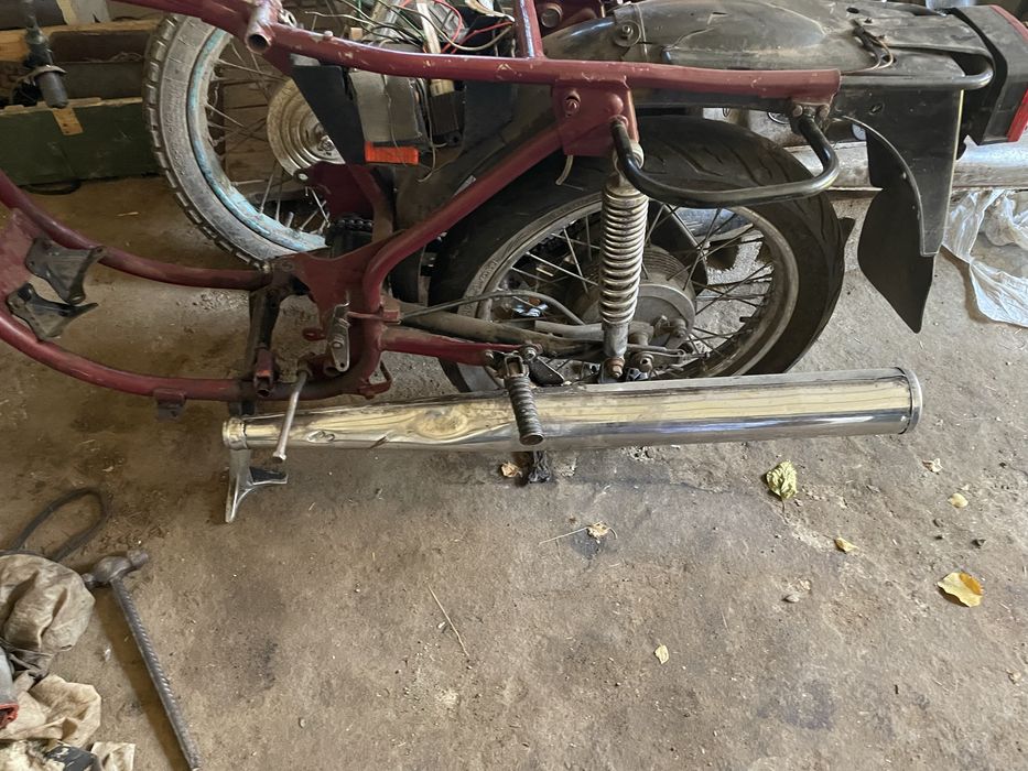 Продам иж юпитер 5, и яву 634.8 с документами. По запчастям,или цельем