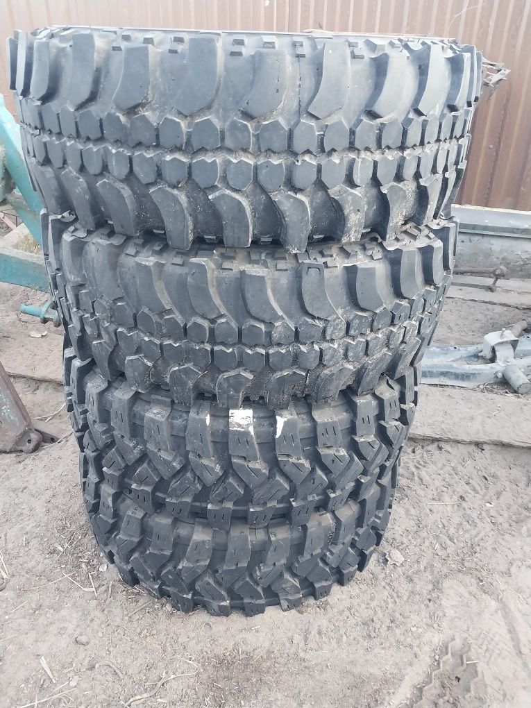 Продам болотну резину до Мерседес МЛ 245/70/16