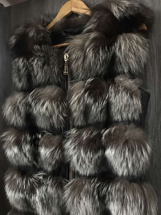 Безрукавка, жилет з хутром чорнобурки, чорнобурка