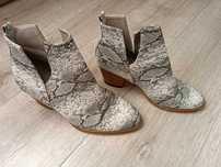 Botki z Tk-maxx Day-Vine roz 40