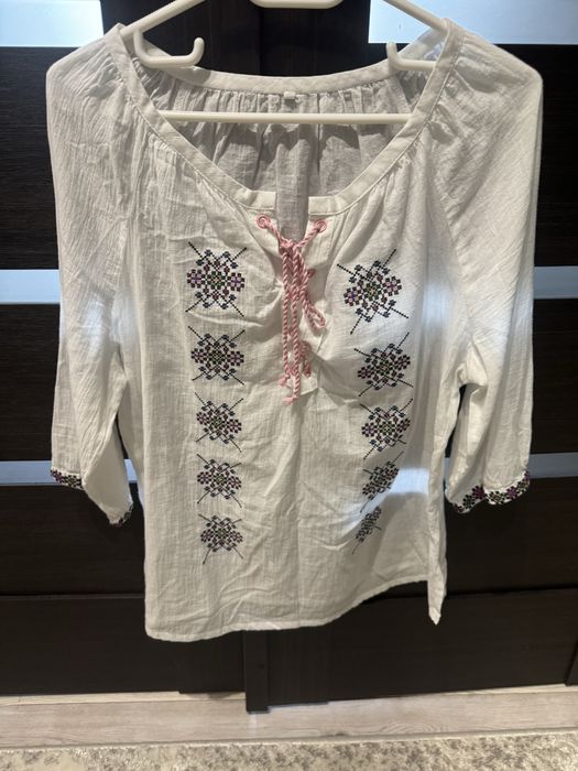 Жіноча - вишиванка