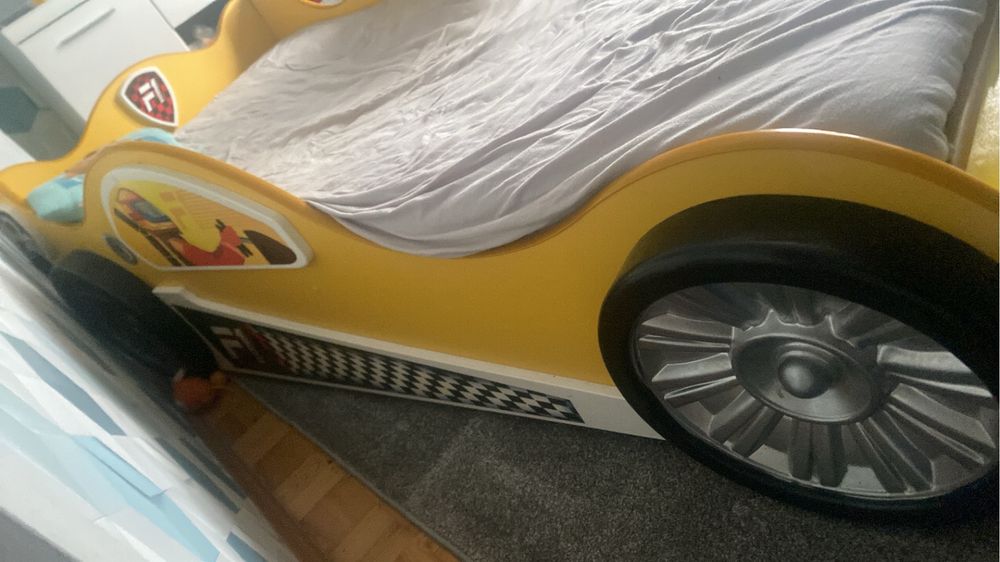 Łózko samochód chłopięce