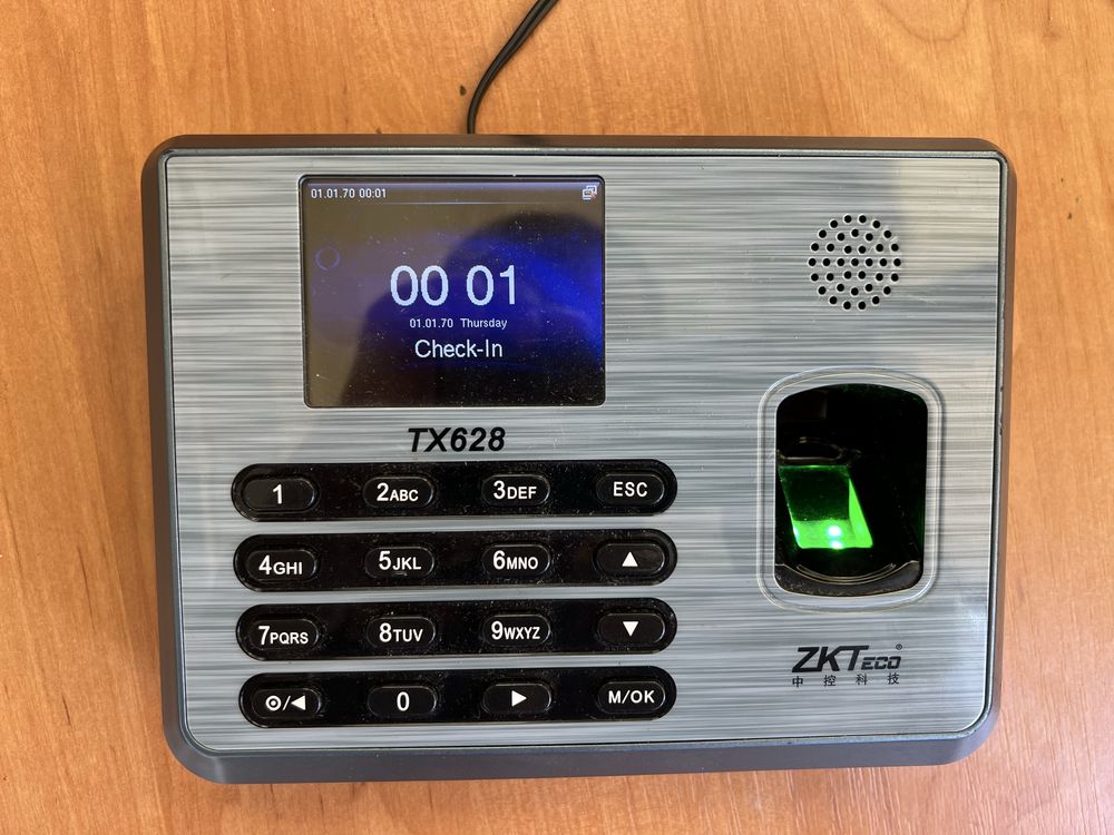 Біометричний термінал обліку робочого часу ZKT TX628