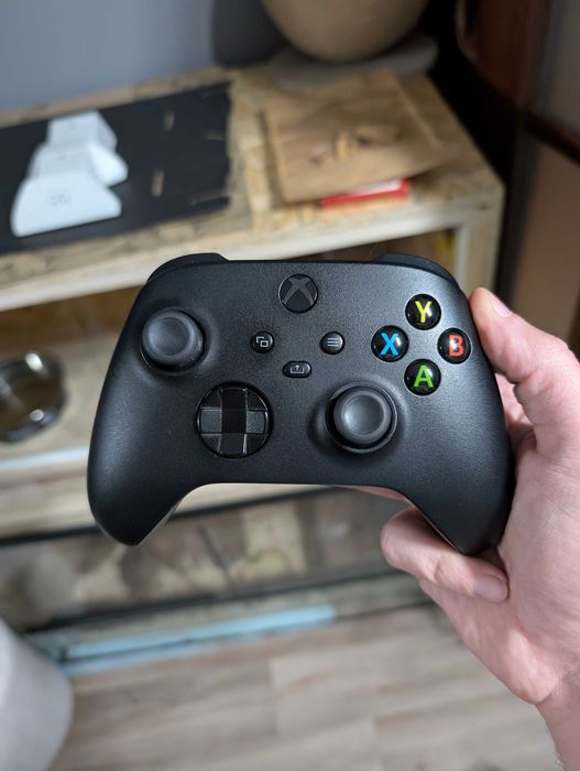 Konsola Xbox Series X + Pad + zachęcam do zapoznania się z opisem